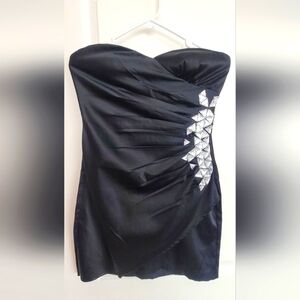 Elegant Black Strapless Dress